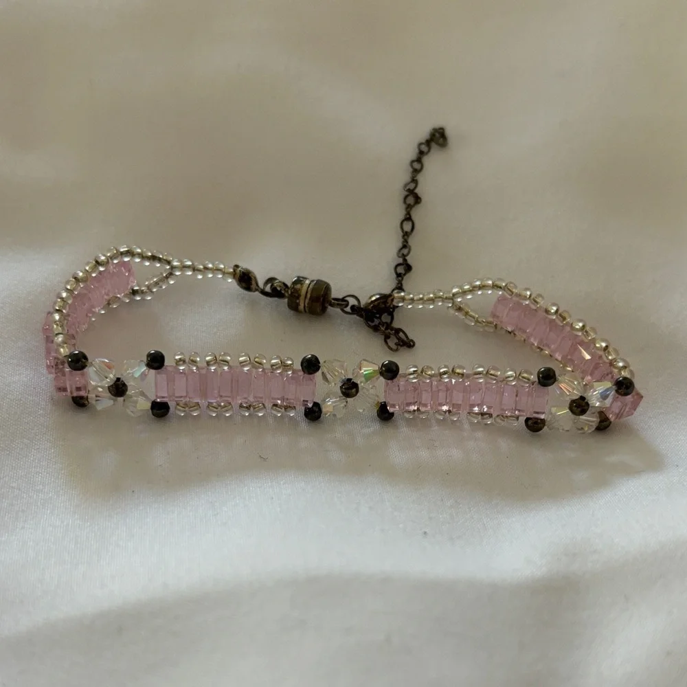 Note: safety chain broken but clasp works